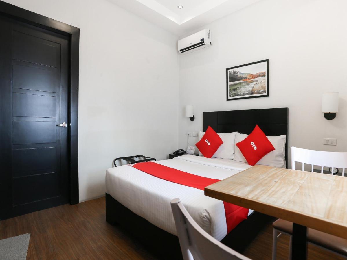 Capital O 642 The Junction Tagaytay Hotel Tagaytay City Bagian luar foto
