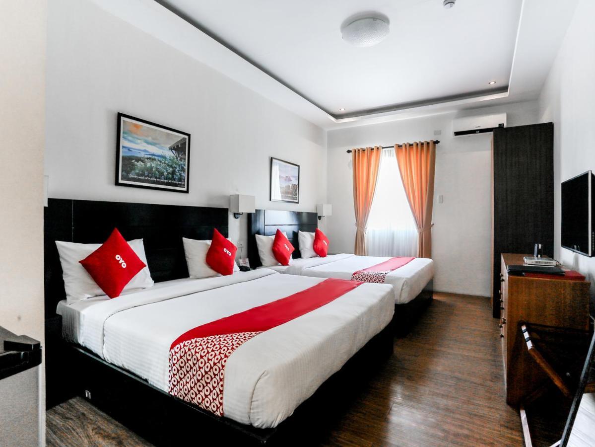 Capital O 642 The Junction Tagaytay Hotel Tagaytay City Bagian luar foto